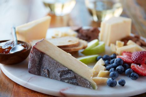 How to Pick the Right Cheeses for the Best Holiday Cheeseboard